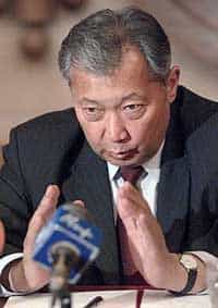 Президент Киргизии сделал три ошибки на экзамене по родному языку